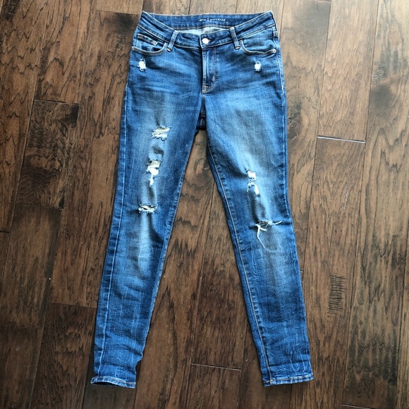 3/$30 💋 Old Navy rockstar distressed jeans - Picture 2 of 3